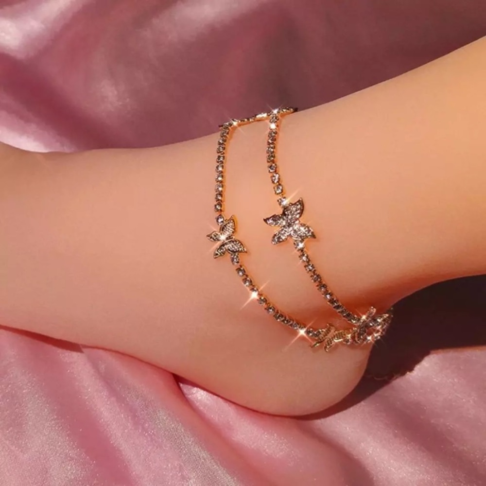 One Gold Tone Butterfly 🦋 Rhinestone dainty Anklet